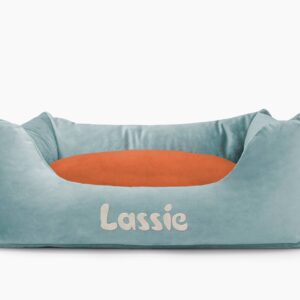 Cama para mascotas en color Agua con cojín Teja con bordado